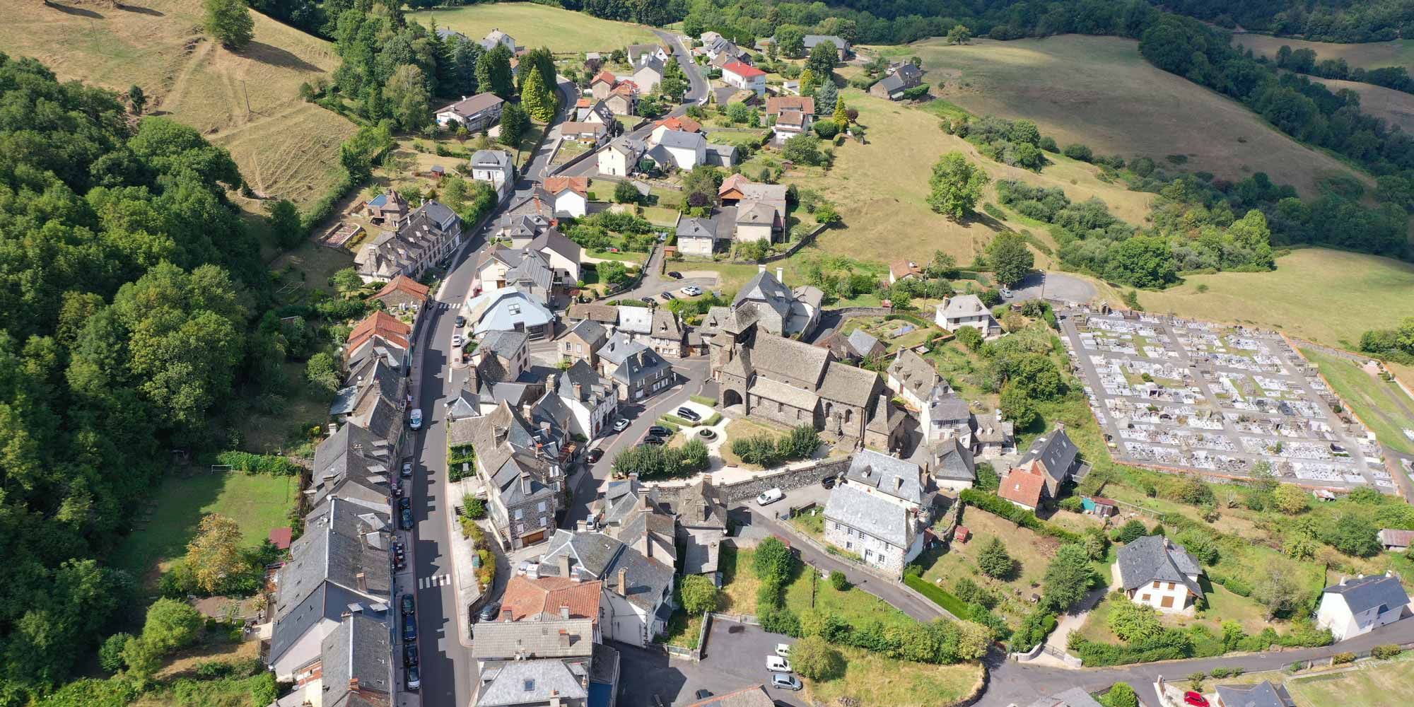 Photo du village de Saint-Cernin Cantal