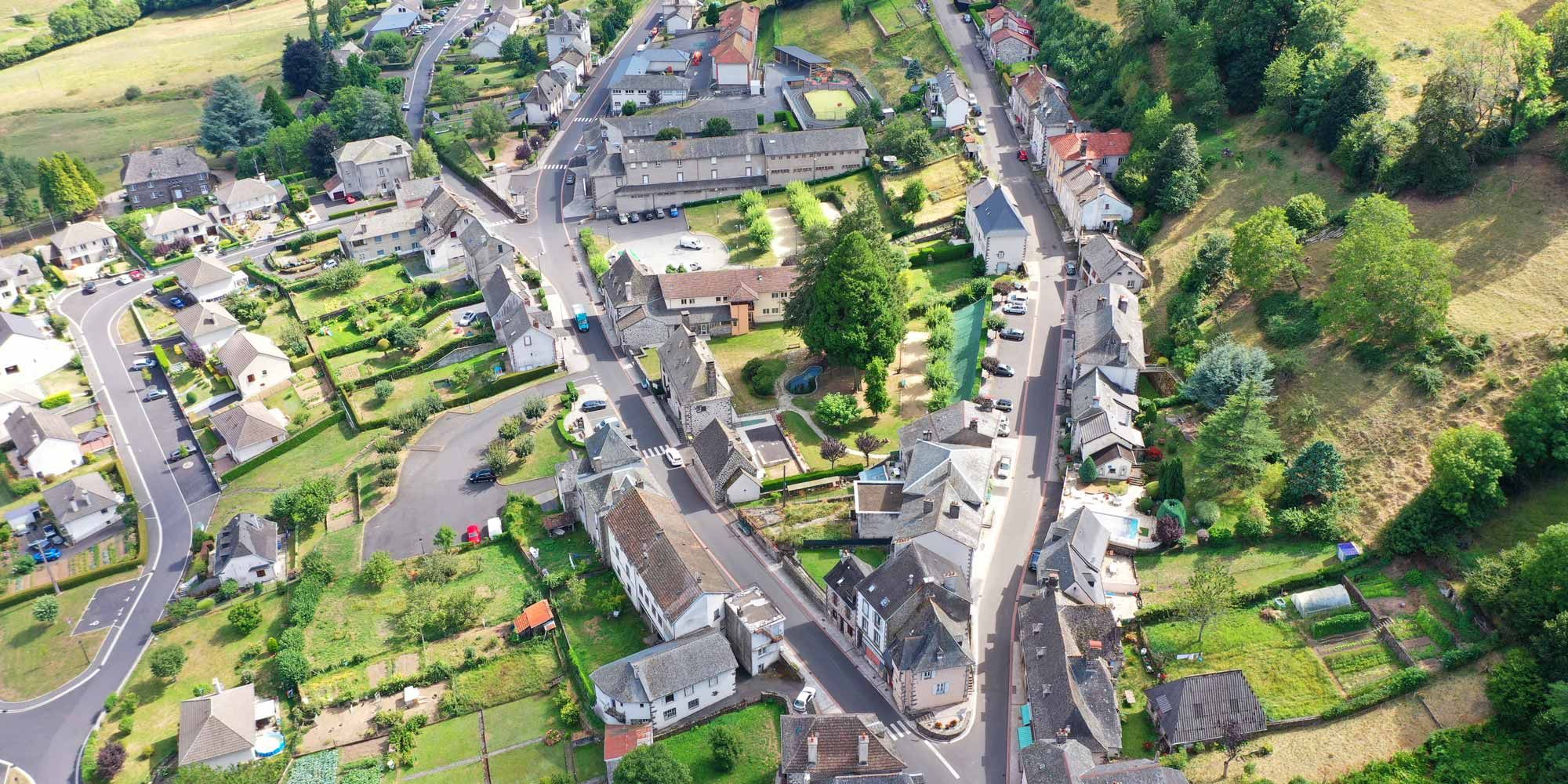 Photo du village de Saint-Cernin Cantal